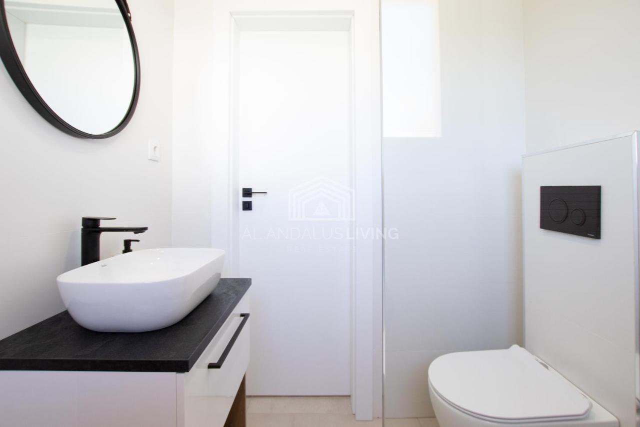 Panoramic Sea Views And Direct Access To The Beach From The Community In Torrenueva Lägenhet Málaga Exteriör bild