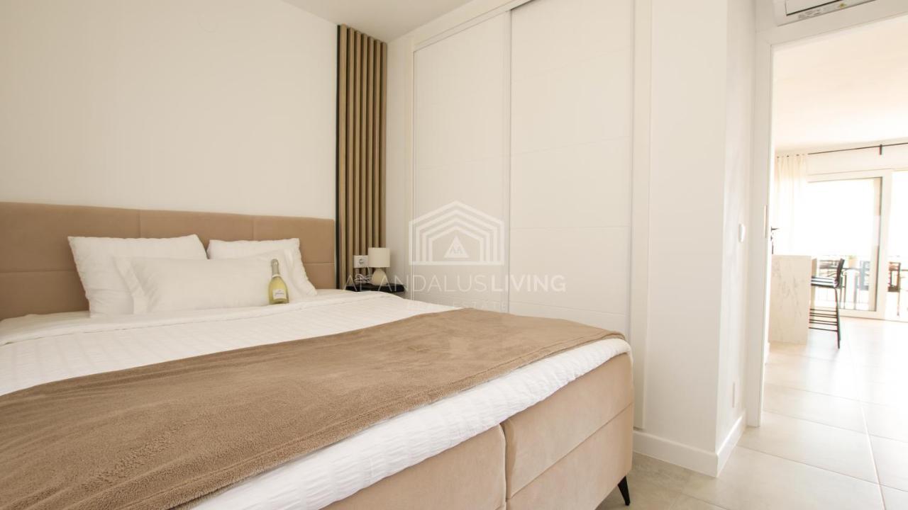 Panoramic Sea Views And Direct Access To The Beach From The Community In Torrenueva Lägenhet Málaga Exteriör bild