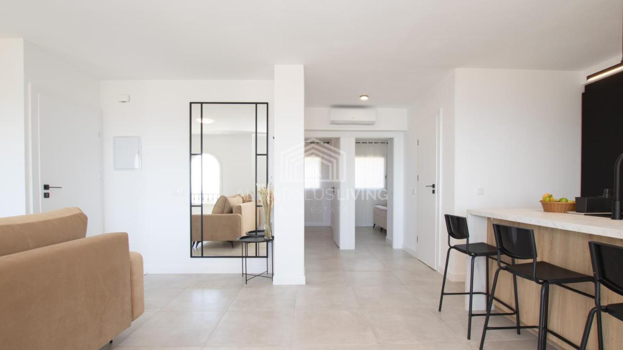 Panoramic Sea Views And Direct Access To The Beach From The Community In Torrenueva Lägenhet Málaga Exteriör bild