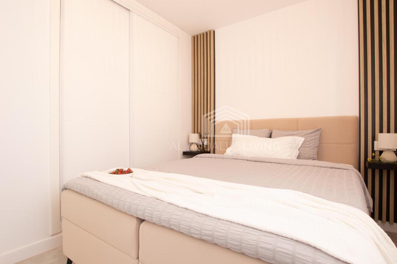 Panoramic Sea Views And Direct Access To The Beach From The Community In Torrenueva Lägenhet Málaga Exteriör bild